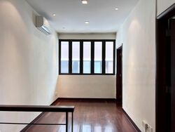 Sennett Avenue (D16), Semi-Detached #437538081